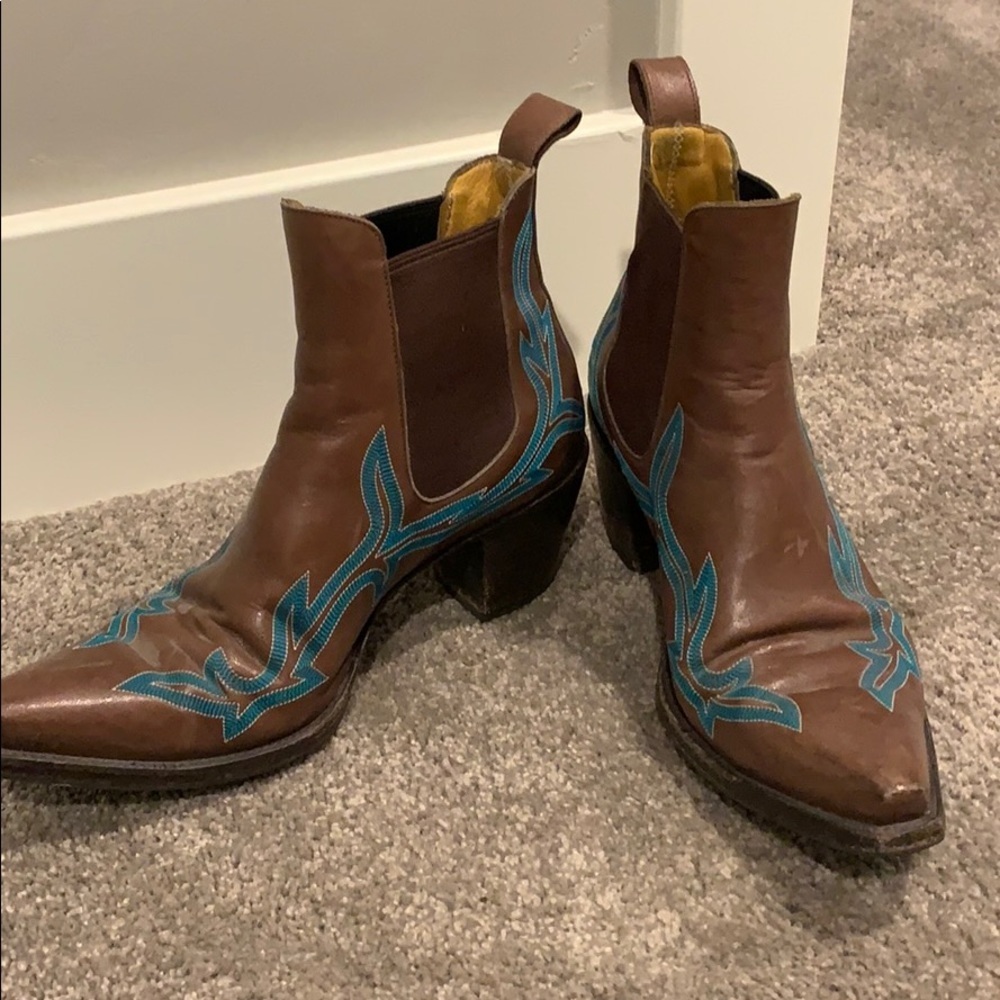 Handmade cowboy boot by Liberty Boot Co. Sz 7